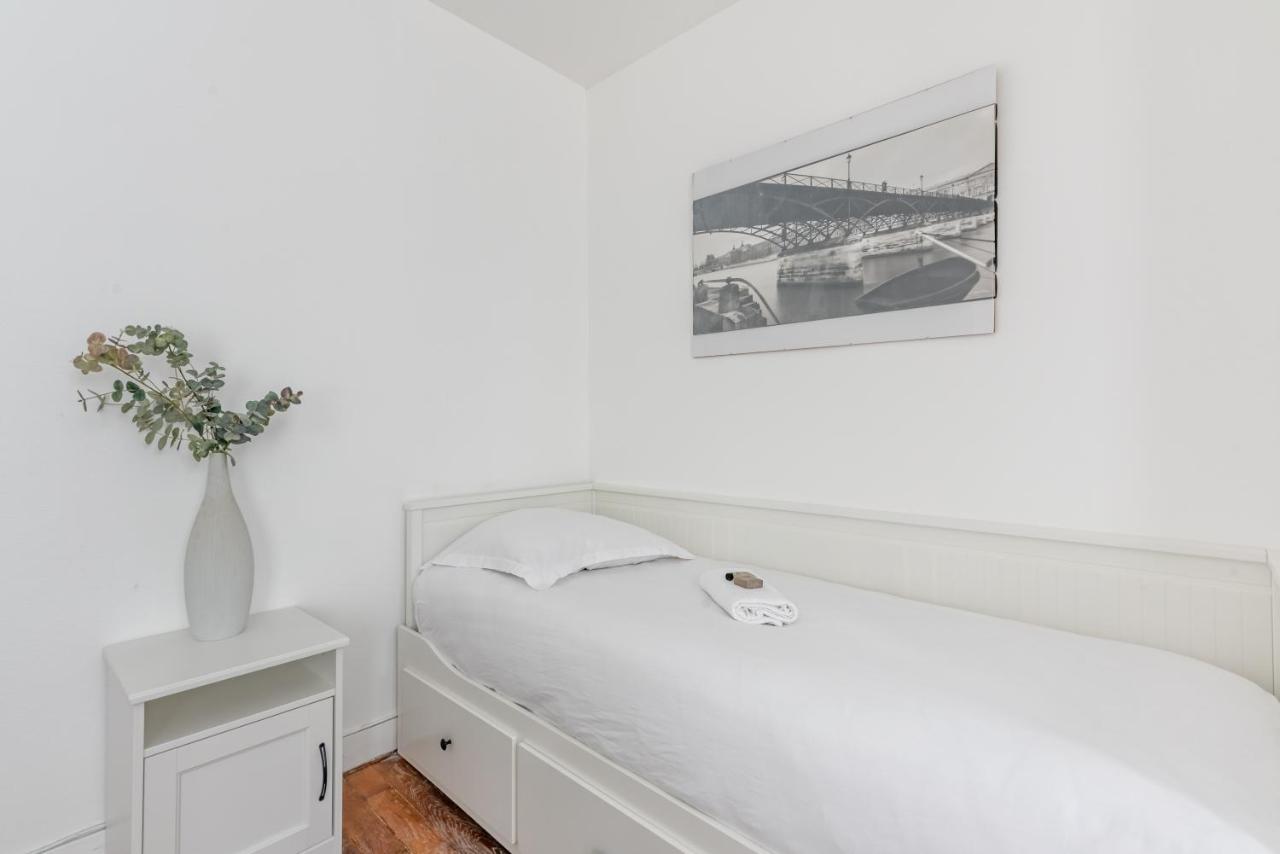 Appartement Magenta Quest Paris Bagian luar foto